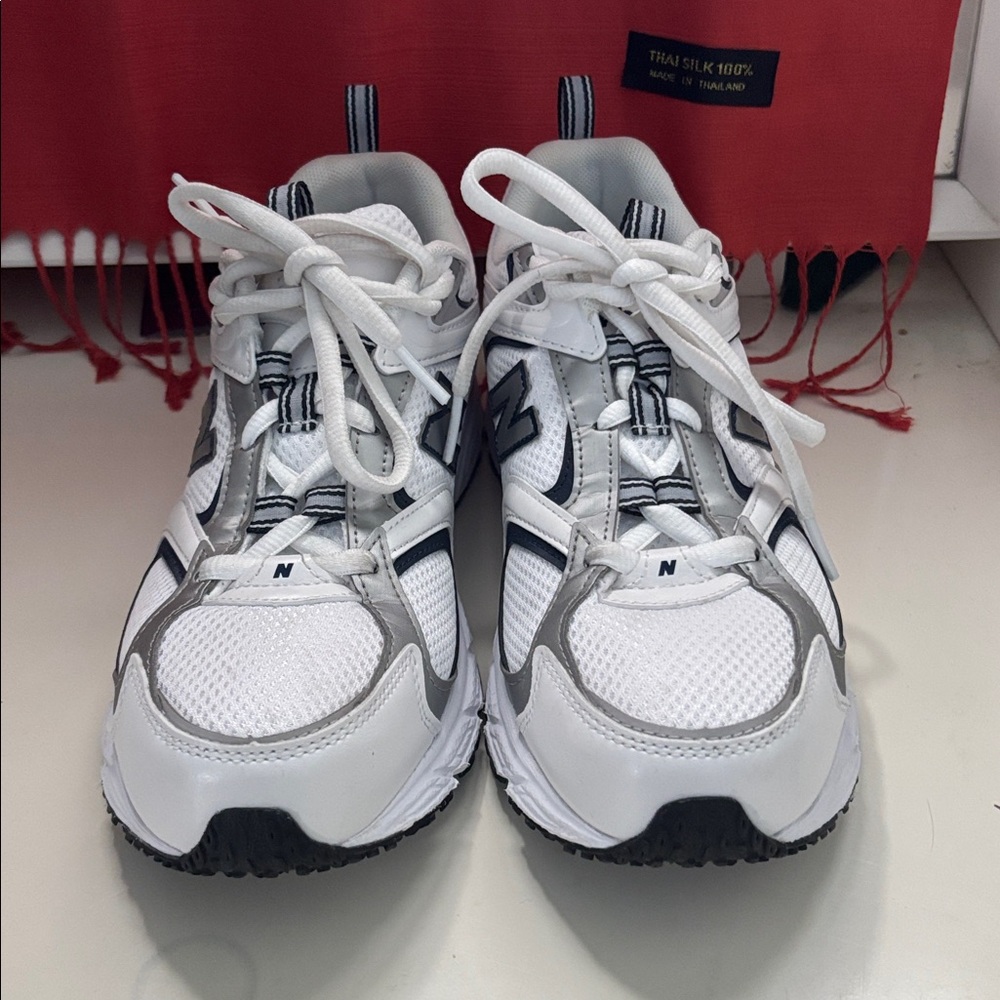 New Balance White and Navy 408 Sneakers Unisex